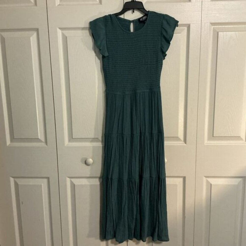 Sweet Wanderer Women Green smocked maxi dress flutter sleeves tiered skirt Small